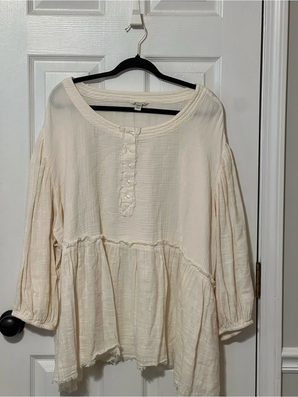 Cato Ivory Gauze Peplum Blouse 22/24W Boho Raw Hem Button Fronty